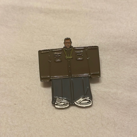 Kanye West Pin - Picture 1 of 2